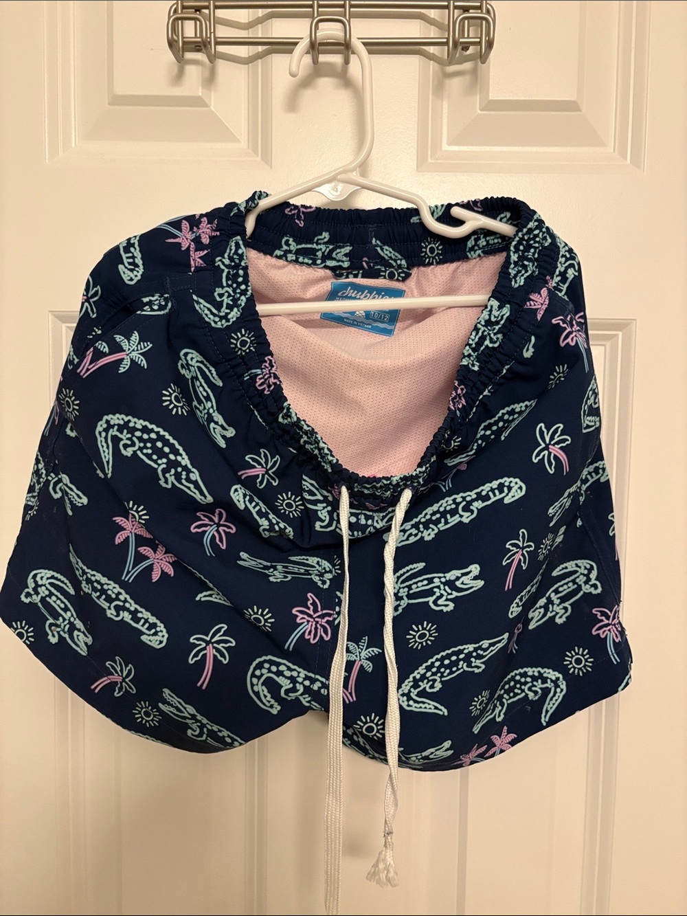 chubbies Navy Alligator Print Hooded Swim Cover-Up with Pink Lining